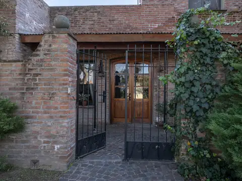 Casa en Venta en San Isidro Labrador, USD 470.000