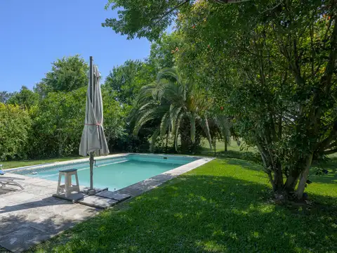 VENTA casa 4 ambientes - BARRIO SAN ISIDRO LABRADOR