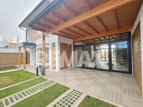 CASA 3 DORMITORIOS VILLA LIDA - PLOTTIER
