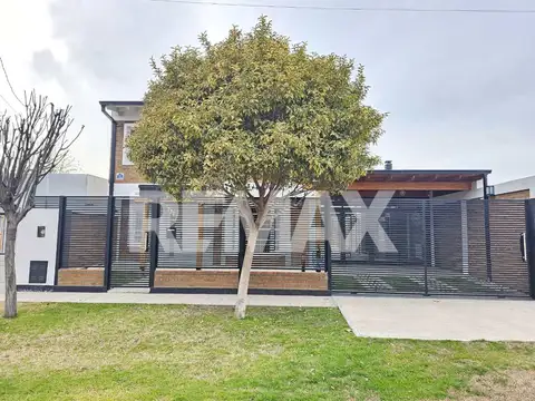 Casa en Venta en Plottier, USD 235.000