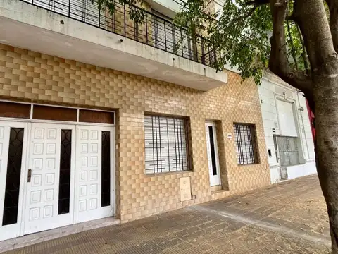 CASA DE 3 DORMITORIOS VENTA LA PLATA C/ GARAGE