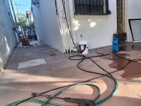 Avenida Hipólito Yrigoyen 1400