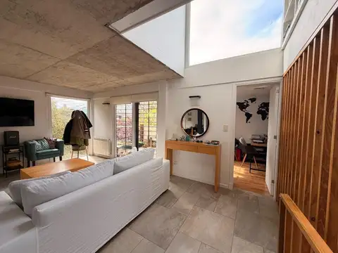 Casa en Venta con 3 cocheras