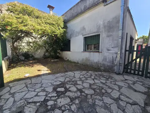 Dos casas a reciclar en Block  venta en Santos Lugares, Partido de Tres de Febrero