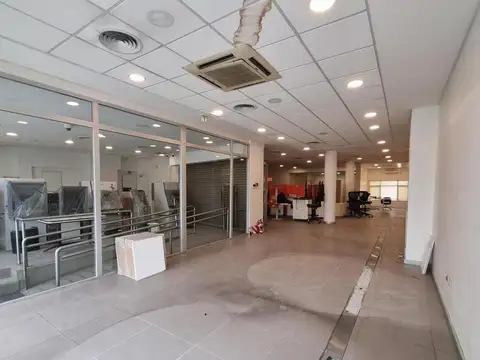 Local en Venta en Sarandí, USD 580.000