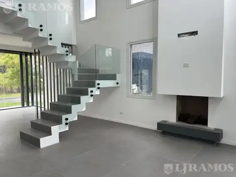 Casa a estrenar en venta en Las Tipas, Nordelta