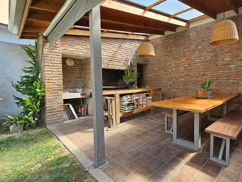 Muñoz 2800