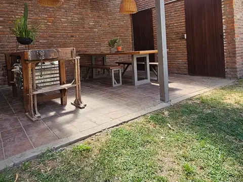Casa Chalet  en Venta en San Miguel, G.B.A. Zona Norte, Argentina