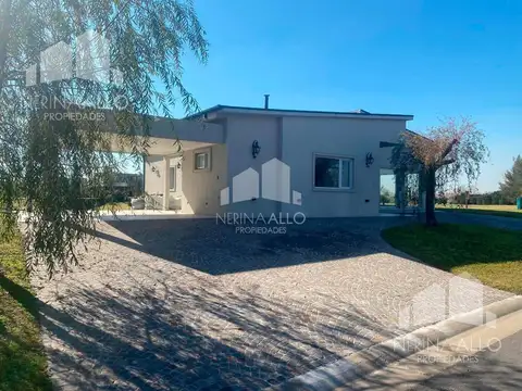 Casa 4 ambientes con 3 baños