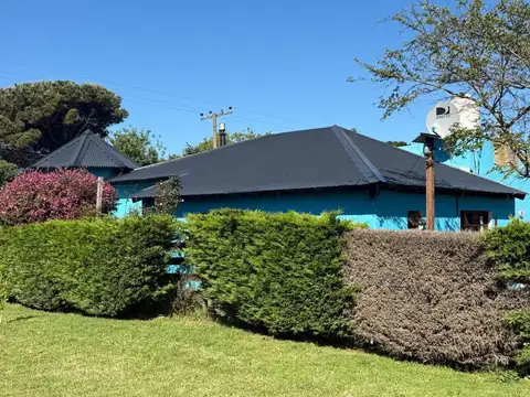 Casa en Venta con 2 cocheras