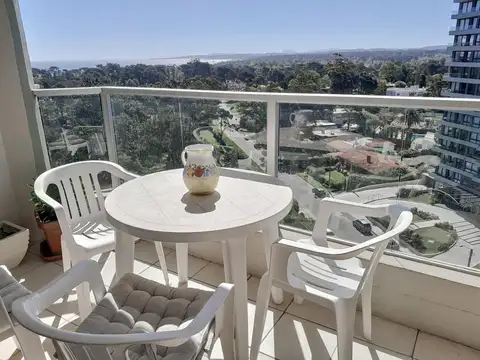 Avenida Franklin Delano Roosevelt 100