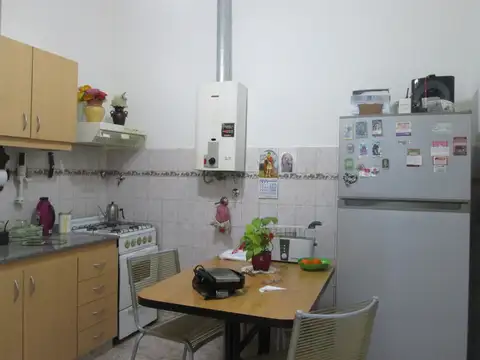 Roma 2400, Piso P.B.