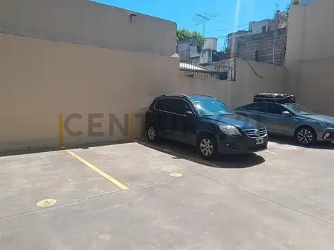 Excelente oportunidad cochera Descubierta en venta en barrio Monte Castro, Capit