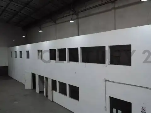 Galpon en Venta 63  mts Fondo