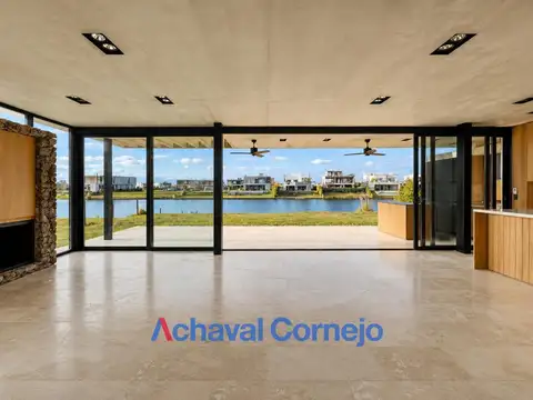 Casa 6 ambientes con 4 baños