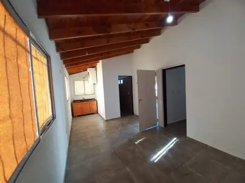 Casa 2 ambientes con 1 baño