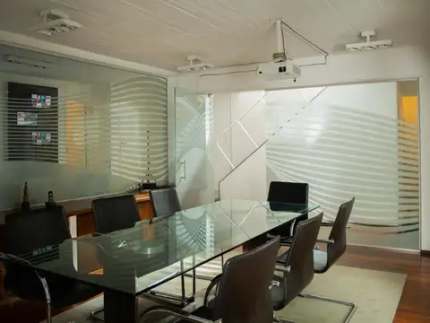 Oficina con cocheras en venta en Vicente Lopez
