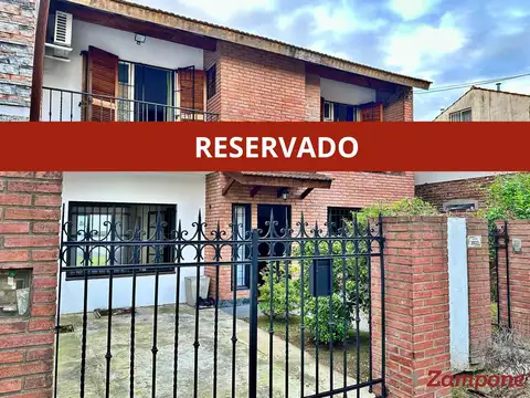 Casa de 5 ambientes en venta con jardín y terraza Olivos