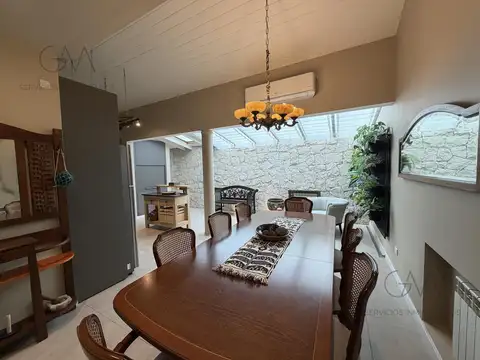 Casa en Alquiler Temporal con 1 cochera