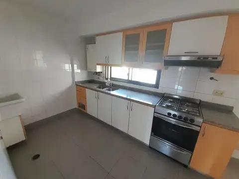 Departamento en Alquiler con 1 cocheras