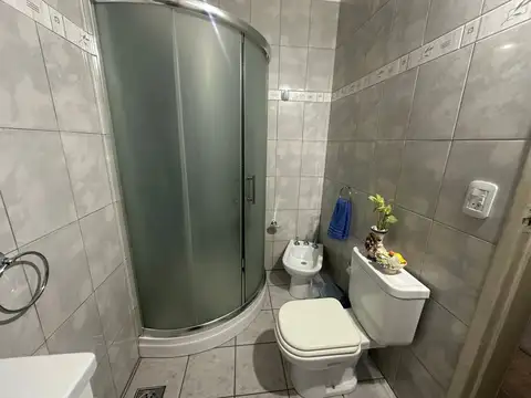 CASA EN VENTA 6 AMB JARDIN TERRAZA Y GARAGE