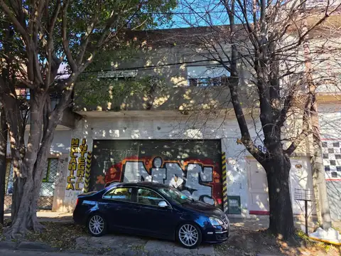 CASEROS EN VENTA GRAN PROPIEDAD CENTRICA