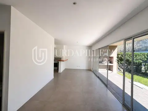 Departamento en venta 3 ambientes en planta baja con jardin en Bosque Alto