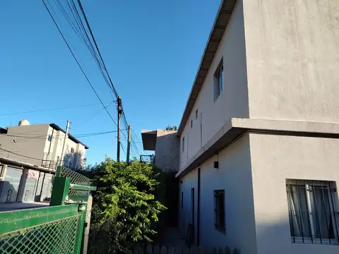 Monoambiente En Alquiler Patio Y Cochera