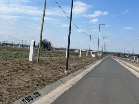 TERRENO EN DOCTA CENTRAL - A METROS DE LA ESCUELA