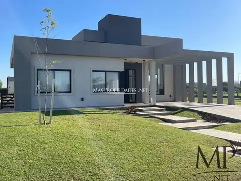 Venta Casa en San Lucas 3 Dormitorios Canning 100