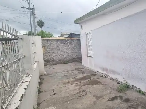 Casa 6 ambientes con 1 baño