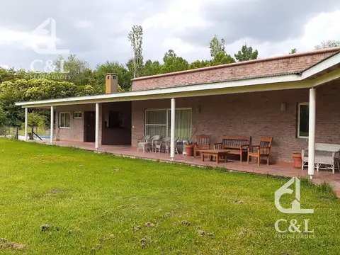 Casa en Venta con 3 cocheras