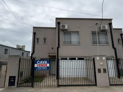 VENTA DUPLEX LUJAN CENTRO.