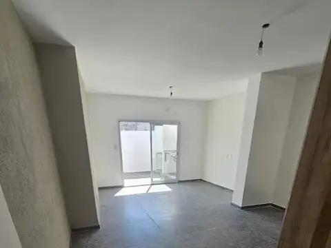 Depto Tipo Casa en Venta en Parque Chacabuco, USD 97.000