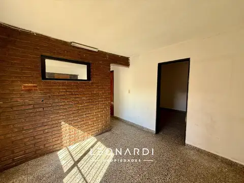Casa 3 ambientes con 1 baño