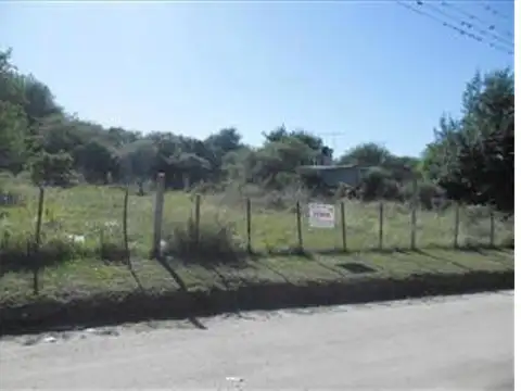 Casa de 2 dorm. muy terreno de 2010 m2 - Villa Los Aromos