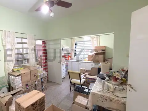 Casa 8 ambientes con 3 baños
