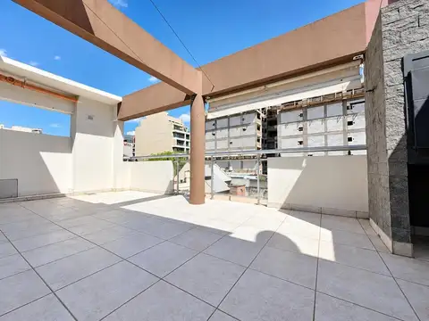 Departamento 2 ambientes con balcón aterrazado y cochera