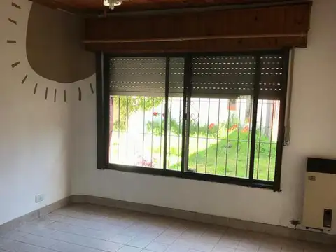 Casa 6 ambientes con 3 baños