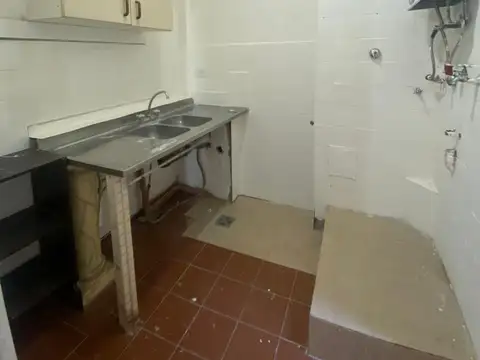 Neuquen 1000, Piso PB