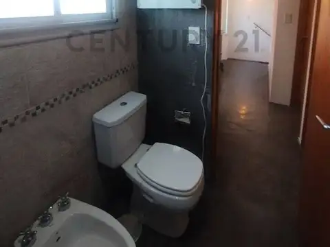 Duplex en alquiler en Jose Hernández de 2 dormitorios en barrio semi cerrado en complejo Mirasoles