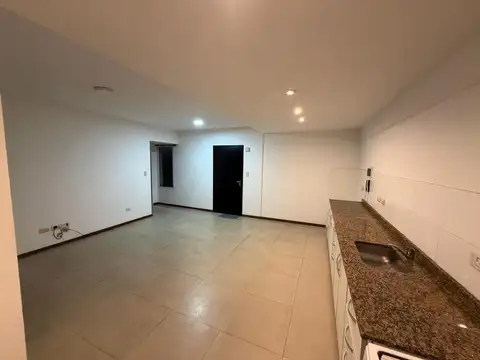 Avenida Mitre 2400, Piso 1