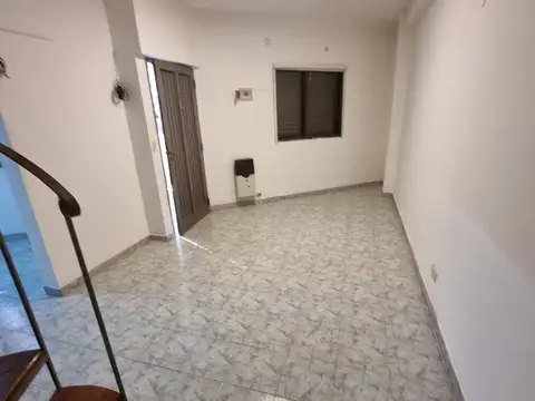 Casa en Alquiler con 1 cochera