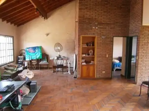 Chalet 2 plantas, linda fachada, techos teja francesa y espe