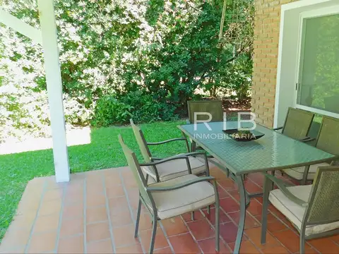 Propiedad sobre 1120 m2