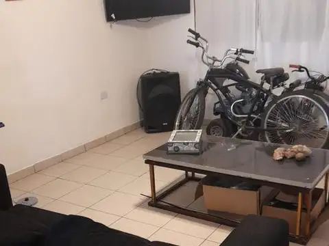 Casa en venta - 2 dormitorios 1 baño - 180 mts2 - Melchor Romero