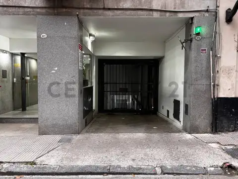 Avenida Rivadavia 800, Piso 0