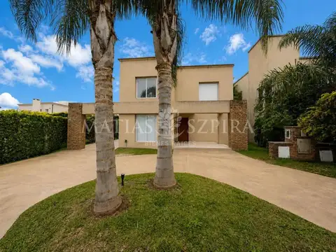 Venta de casa 4 ambientes en Haras Maria Victoria