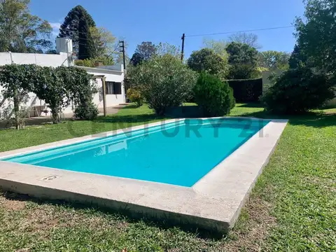 Casa de 4 Dormitorios con pileta en Villa Elisa, La Plata