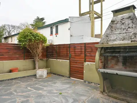 Venta PH  3 ambientes con cochera APTO CREDITO, sin expensas.Lomas de Zamora Centro